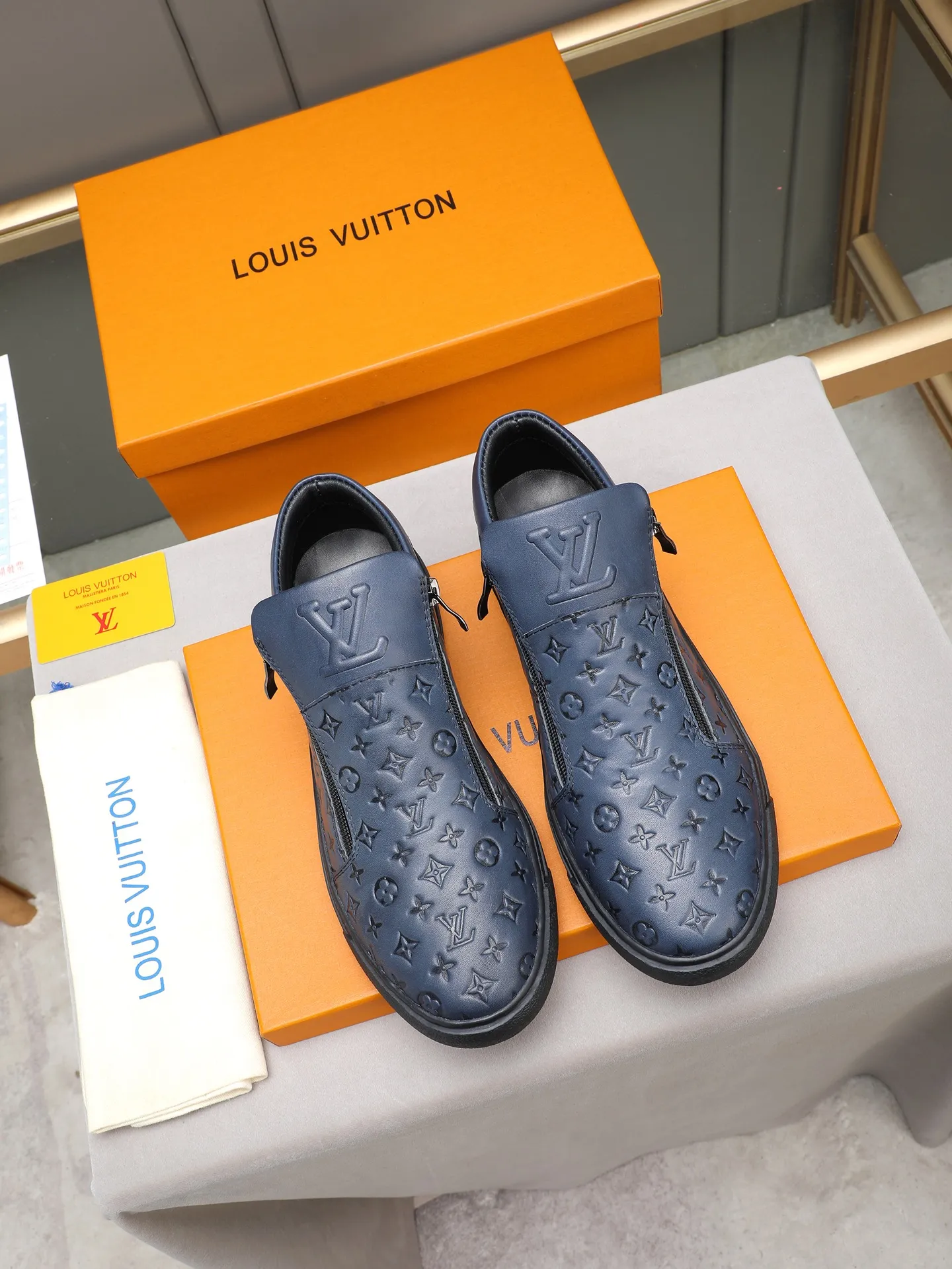 The main recommended model👍👍👍PP440 is the new LOUIS VUITTON [Luden Yiwei]——LV upper [Lv]🇮🇹Imported first-layer cowhide embossed🇩🇪Breathable sheep lining ➕Non-slip and wear-resistant outsole. Every man's identity is reflected in his elegant and stable upper shoes🚶🏻🚶🏻📯 No matter the wind or rain, the shoe last remains unchanged and can stand the test of time🔍️. ——Code number: 38-44 (45 can be customized)
